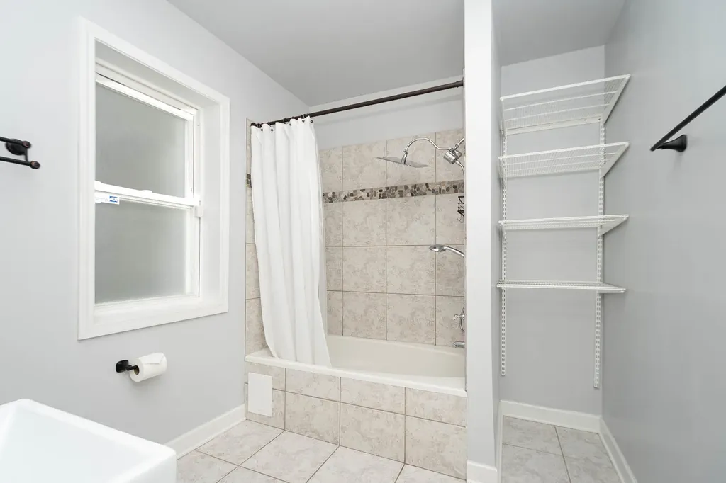 6445 North Greenview Avenue Chicago IL 60626