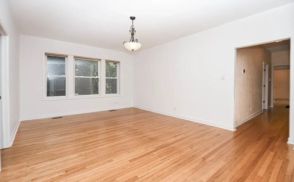 6445 North Greenview Avenue Chicago IL 60626