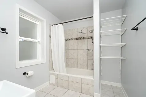 6445 North Greenview Avenue Chicago IL 60626