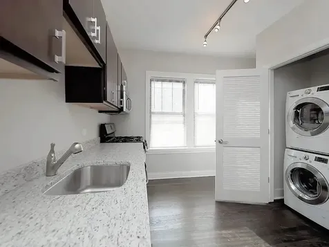 3700 North Bosworth Avenue Chicago IL 60613