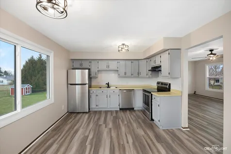 1643 Park Avenue Sycamore IL 60178