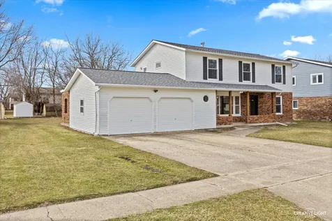 1643 Park Avenue Sycamore IL 60178