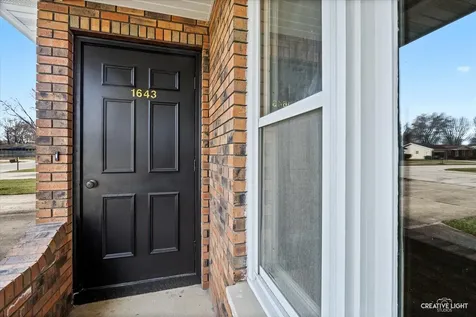 1643 Park Avenue Sycamore IL 60178