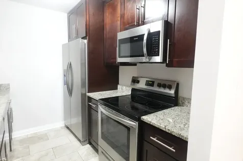 566 Somerset Lane Crystal Lake IL 60014