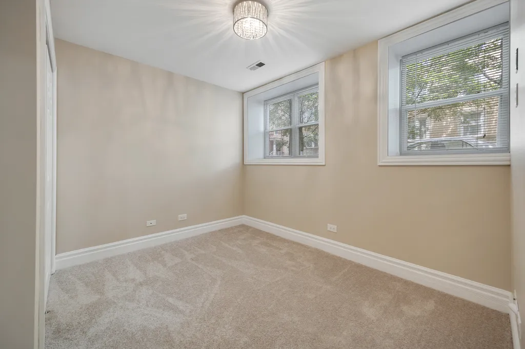 924 North Oakley Boulevard Chicago IL 60622