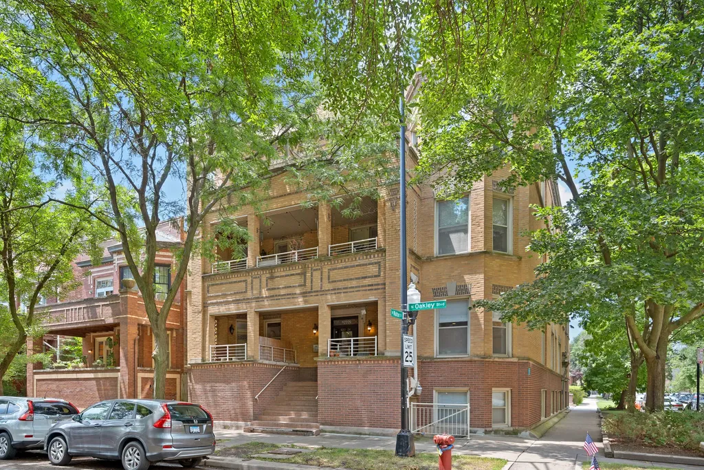 924 North Oakley Boulevard Chicago IL 60622