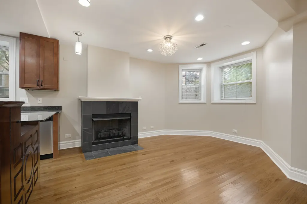 924 North Oakley Boulevard Chicago IL 60622