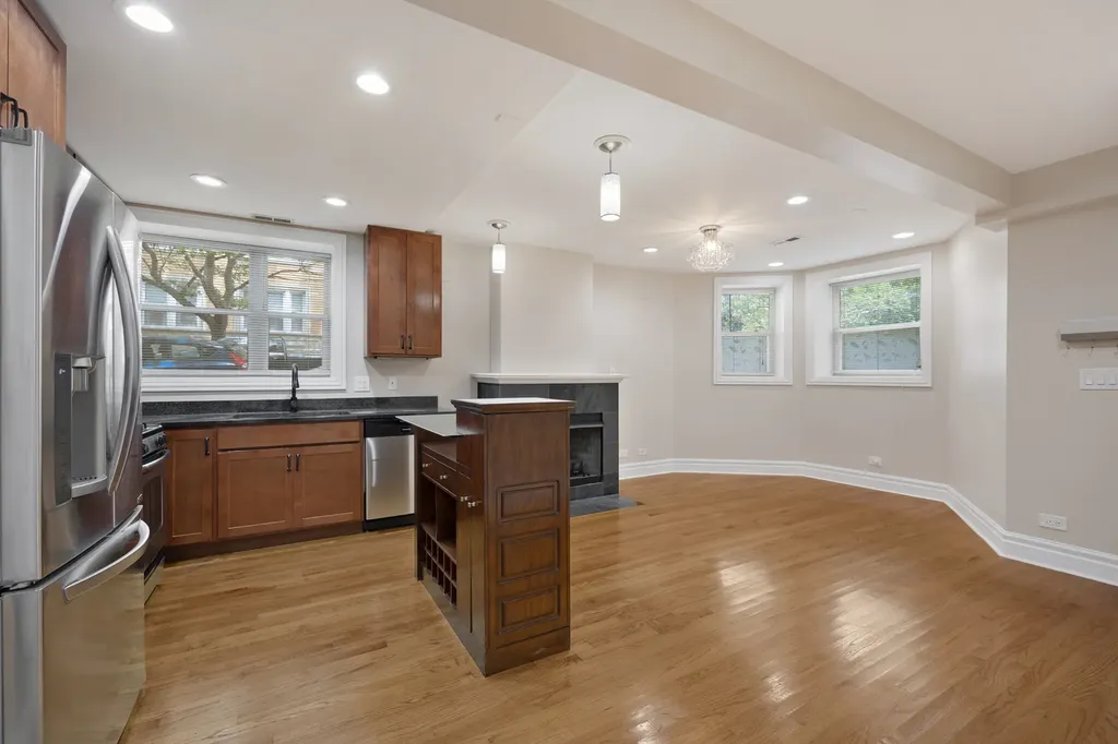 924 North Oakley Boulevard Chicago IL 60622