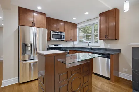 924 North Oakley Boulevard Chicago IL 60622