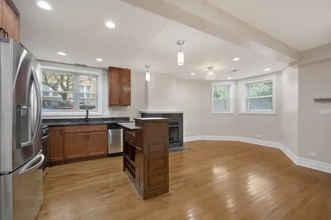 924 North Oakley Boulevard Chicago IL 60622