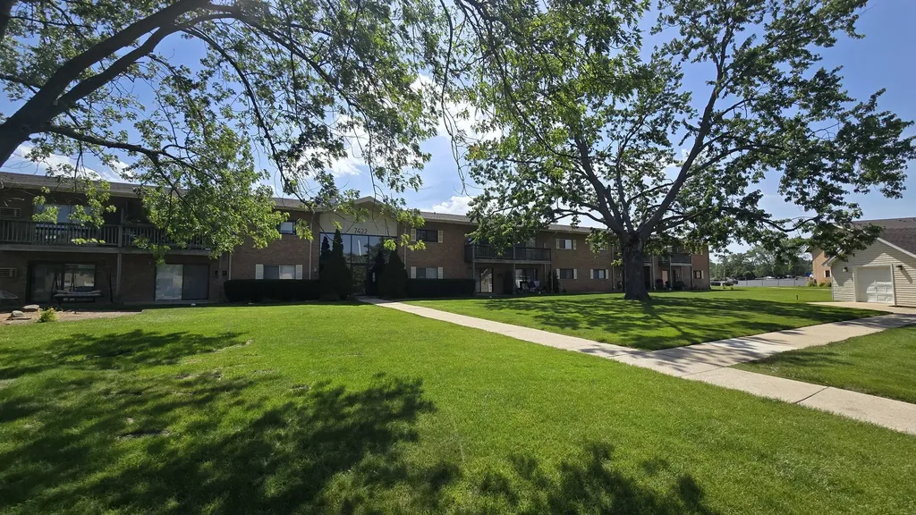 7422 Brookdale Drive Darien IL 60561