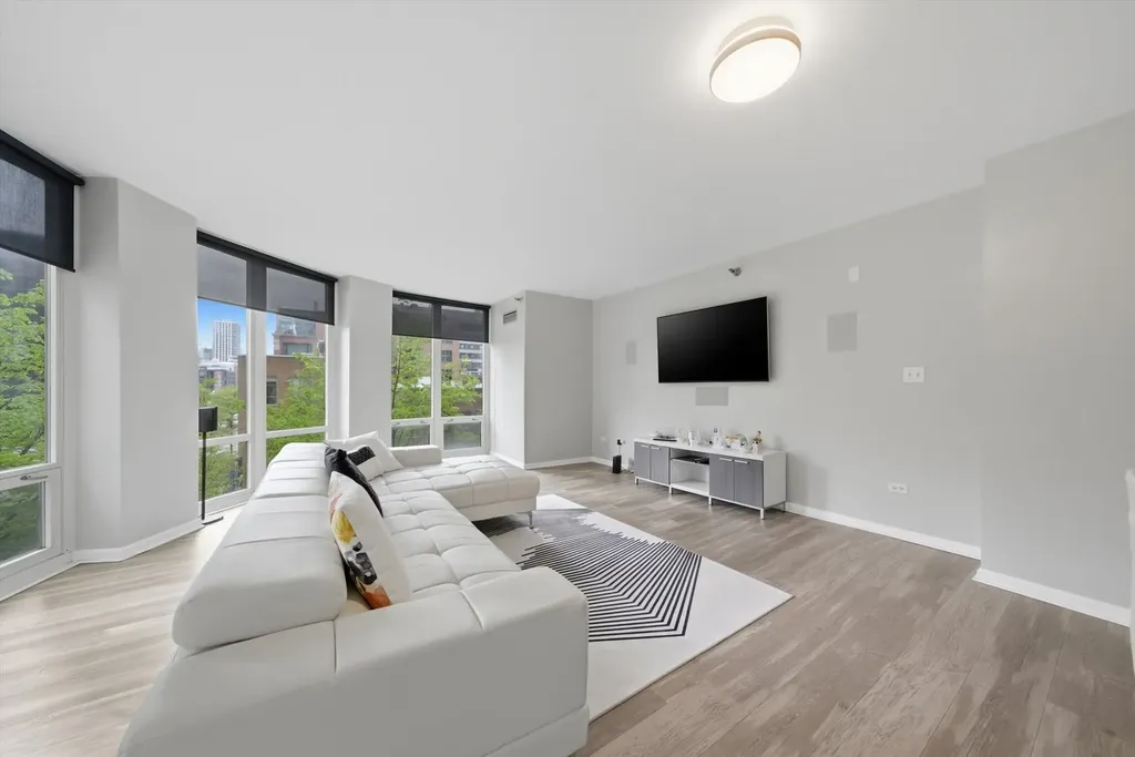 345 North La Salle Drive Chicago IL 60654