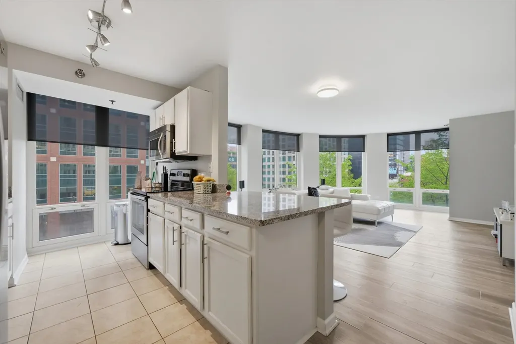 345 North La Salle Drive Chicago IL 60654