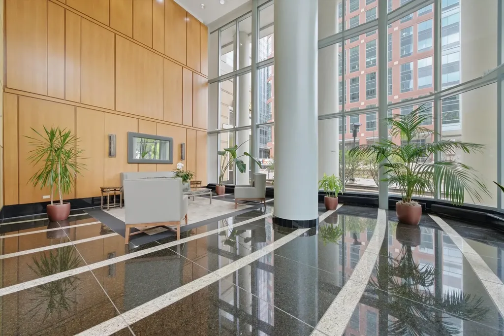 345 North La Salle Drive Chicago IL 60654