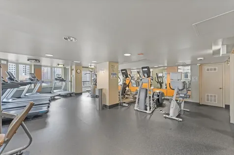 345 North La Salle Drive Chicago IL 60654