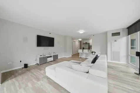 345 North La Salle Drive Chicago IL 60654
