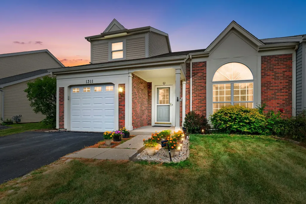 1311 Trinity Drive Carol Stream IL 60188