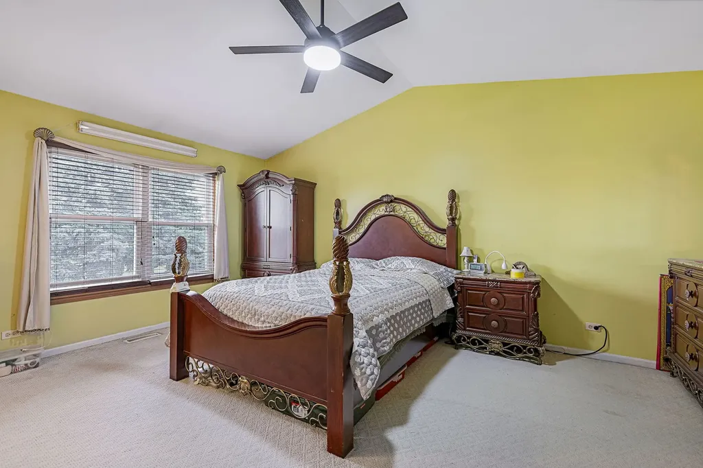 1311 Trinity Drive Carol Stream IL 60188