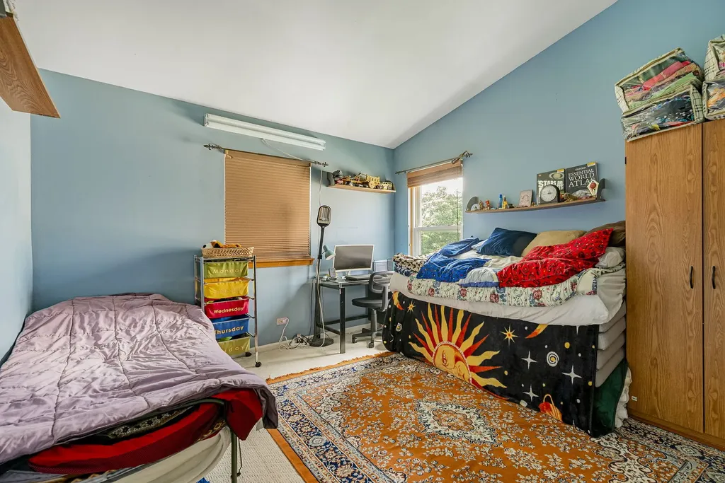 1311 Trinity Drive Carol Stream IL 60188
