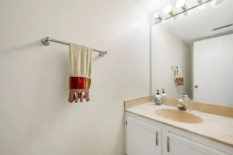 1311 Trinity Drive Carol Stream IL 60188