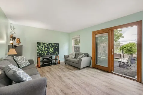 1311 Trinity Drive Carol Stream IL 60188