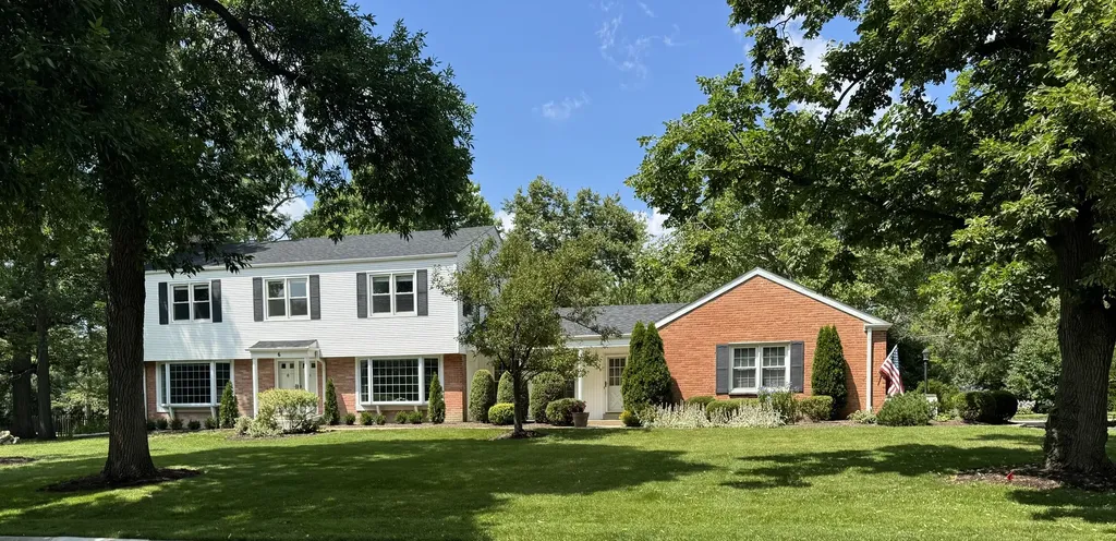 6 Londonderry Lane Lincolnshire IL 60069
