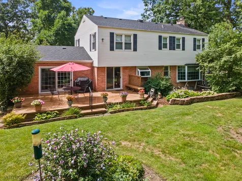 6 Londonderry Lane Lincolnshire IL 60069