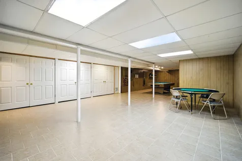 6 Londonderry Lane Lincolnshire IL 60069
