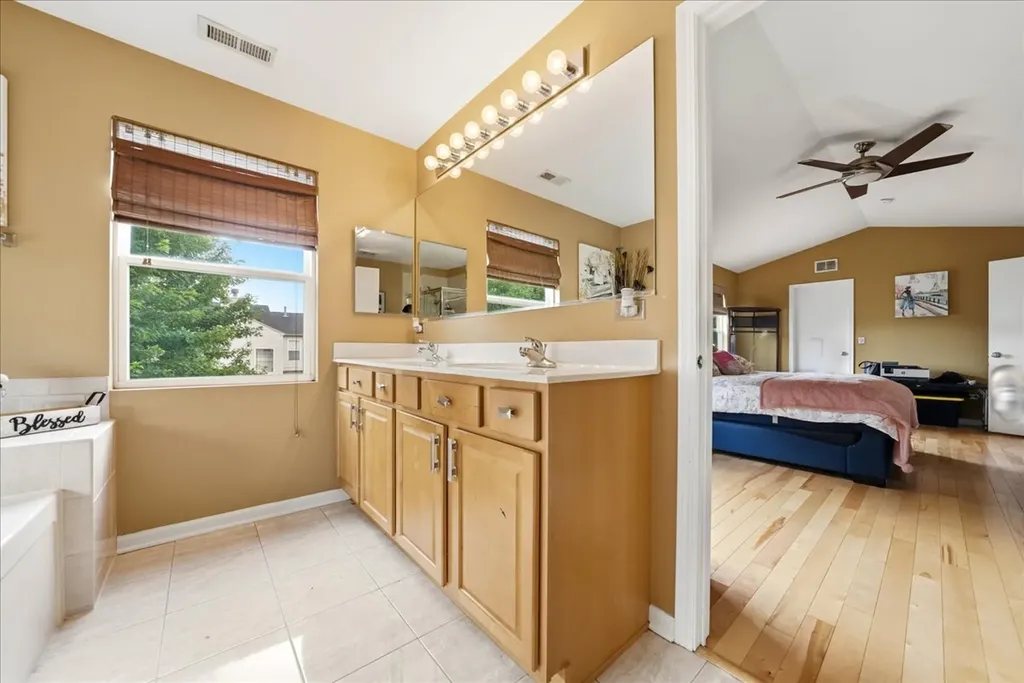 387 South Palmer Drive Bolingbrook IL 60490