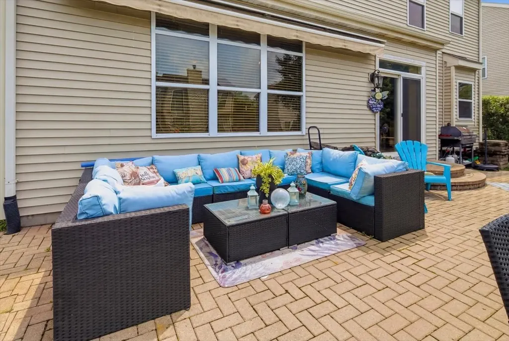 387 South Palmer Drive Bolingbrook IL 60490
