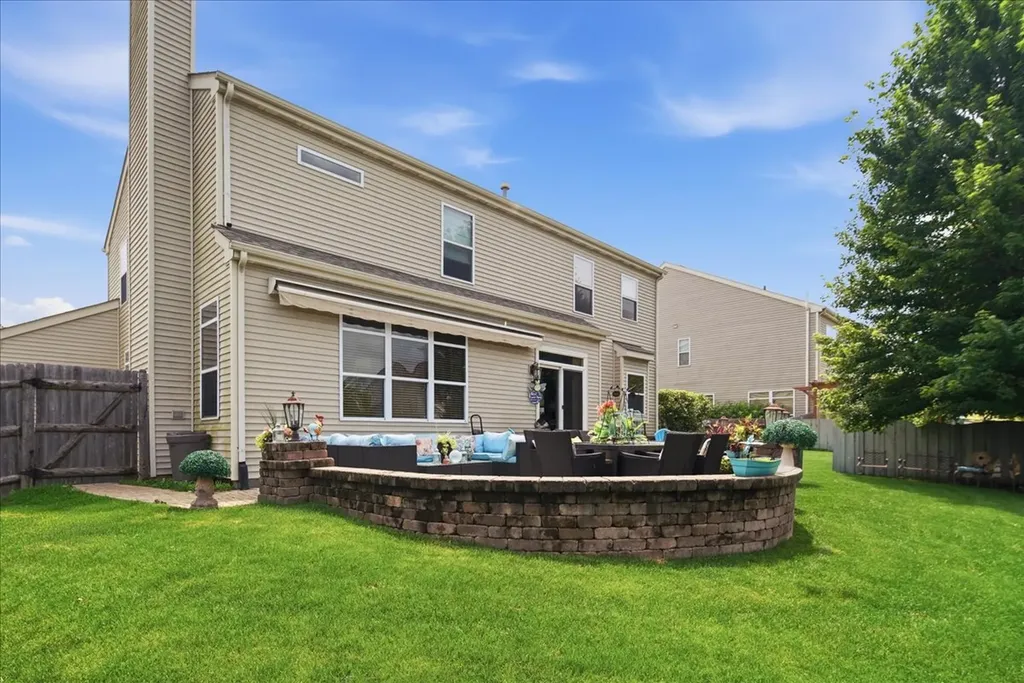 387 South Palmer Drive Bolingbrook IL 60490