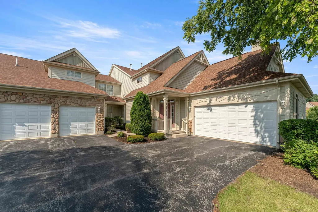 21332 Windy Hill Drive Frankfort IL 60423