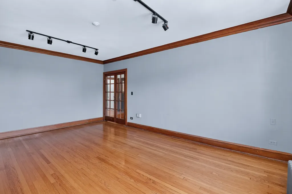 438 North Main Street Glen Ellyn IL 60137