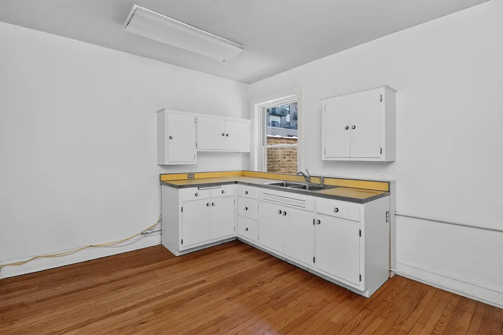 438 North Main Street Glen Ellyn IL 60137