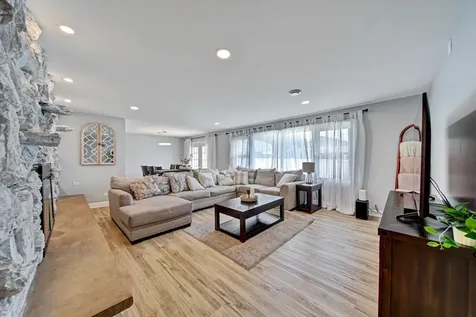 116 East Brittany Drive Arlington Heights IL 60004