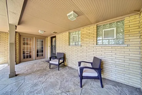 116 East Brittany Drive Arlington Heights IL 60004