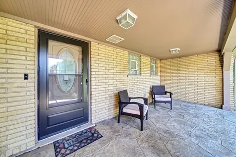 116 East Brittany Drive Arlington Heights IL 60004