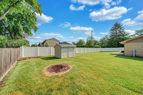 116 East Brittany Drive Arlington Heights IL 60004