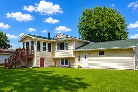 2101 20TH Avenue Sterling IL 61081