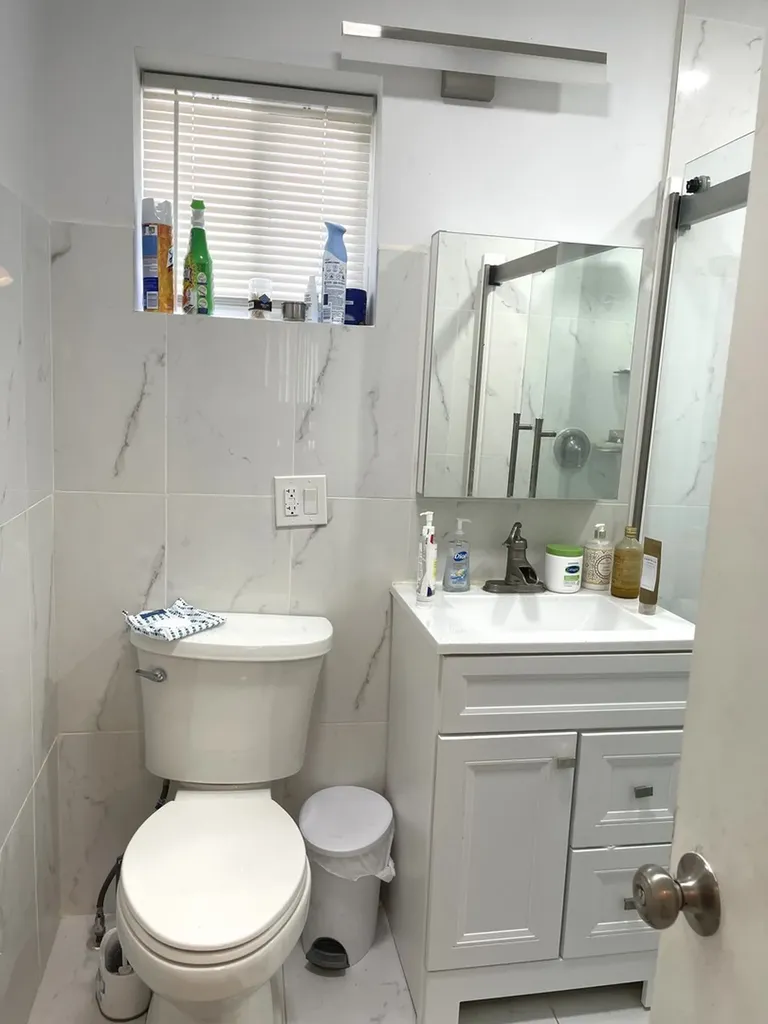 6952 West Summerdale Avenue Chicago IL 60656