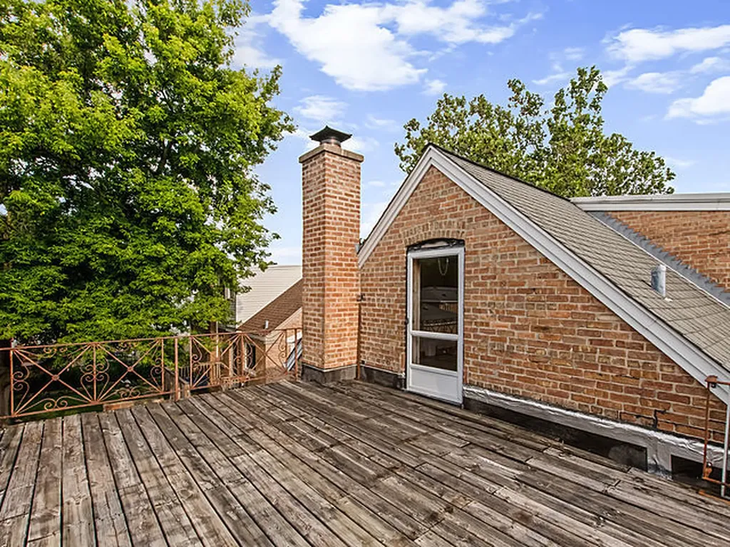 6952 West Summerdale Avenue Chicago IL 60656