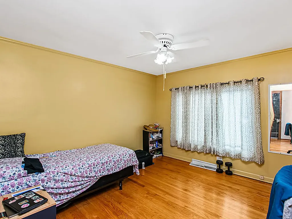 6952 West Summerdale Avenue Chicago IL 60656