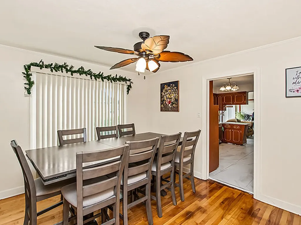 6952 West Summerdale Avenue Chicago IL 60656