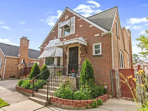 6952 West Summerdale Avenue Chicago IL 60656
