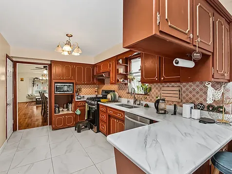 6952 West Summerdale Avenue Chicago IL 60656