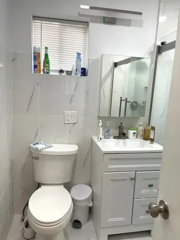 6952 West Summerdale Avenue Chicago IL 60656