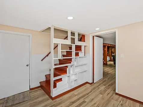 6952 West Summerdale Avenue Chicago IL 60656