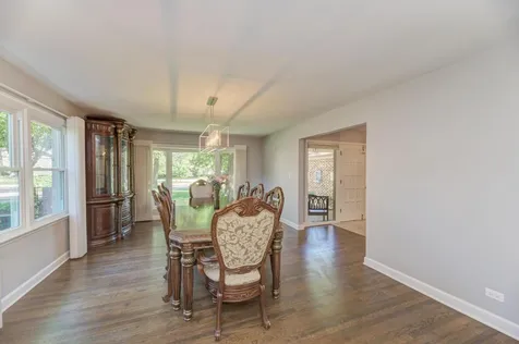 1119 West White Oak Street Arlington Heights IL 60005