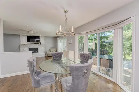 1119 West White Oak Street Arlington Heights IL 60005
