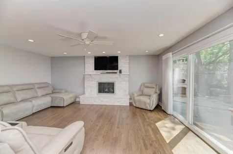 1119 West White Oak Street Arlington Heights IL 60005